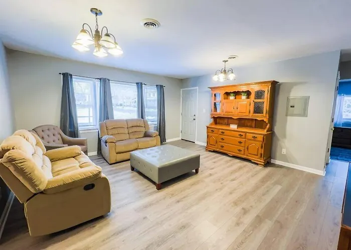 Spacious 3Br 3 Bath Close To Niagara Falls