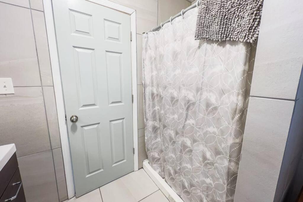 Spacious 3br 3 Bath Close To * Niagara Falls