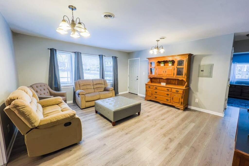 Spacious 3br 3 Bath Close To Apartment Niagara Falls