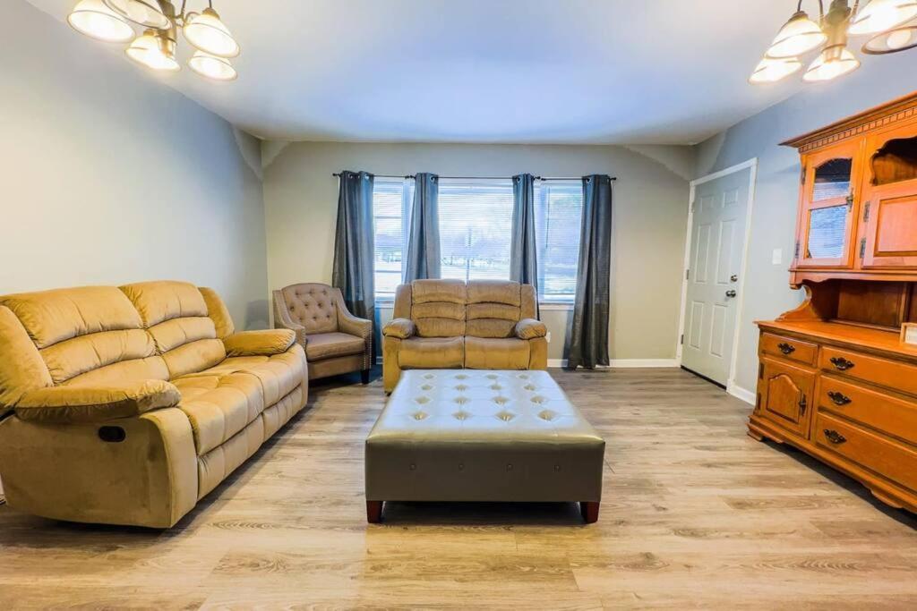 Spacious 3br 3 Bath Close To * Niagara Falls