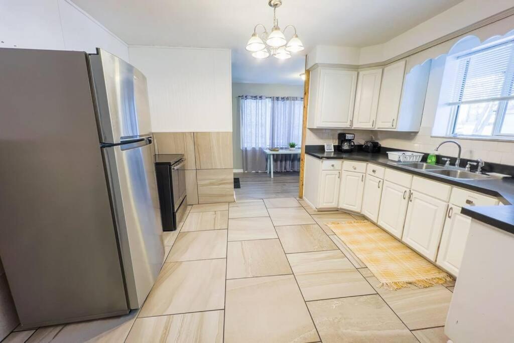 Apartment Spacious 3br 3 Bath Close To *
