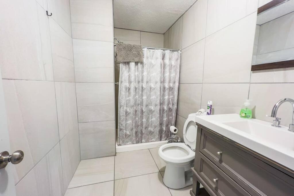 Spacious 3br 3 Bath Close To Apartment Niagara Falls