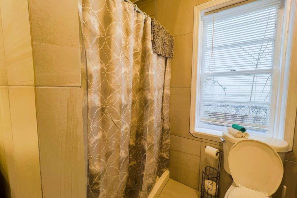 Spacious 3br 3 Bath Close To * Niagara Falls